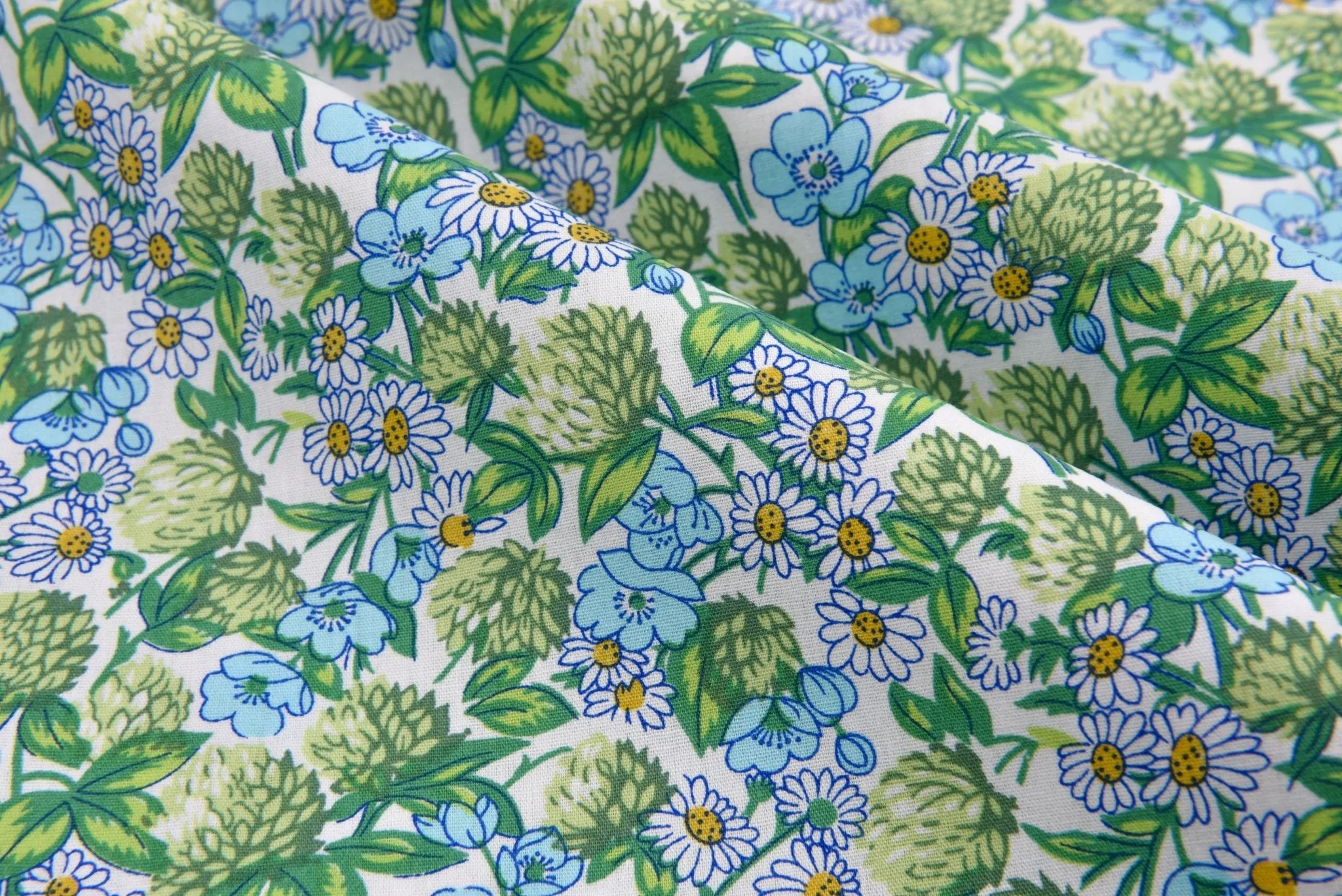 100% Cotton Loom Line Summer Pansy  Fabric - 151