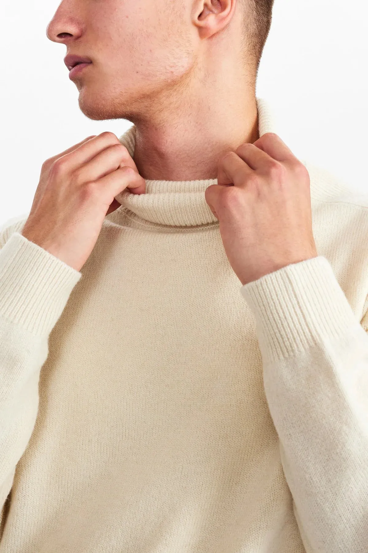 ANERKJENDT Aknico Solid Lambswool Roll Neck - Tofu