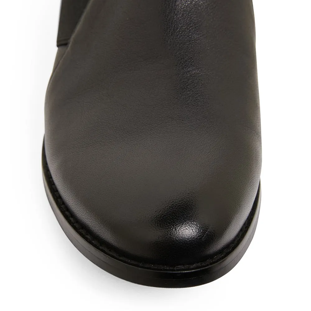 Baron Heel in Black Leather