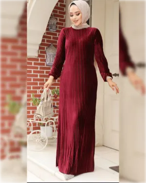 Elegant Cozy Dress in Dark Red Shade فستان أنيق و دافئ باللون الخمري الجميل