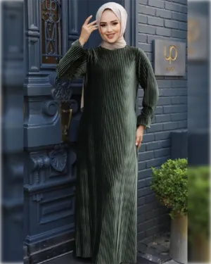 Elegant Cozy Dress in Green Shade فستان أنيق و دافئ باللون الأخضر الجميل