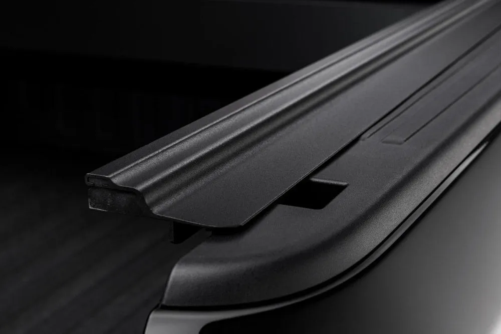 RetraxONE MX Manual Retractable Tonneau Cover | Chevrolet / Ford / Isuzu / Mazda / Nissan / Ram / Toyota / Volkswagen