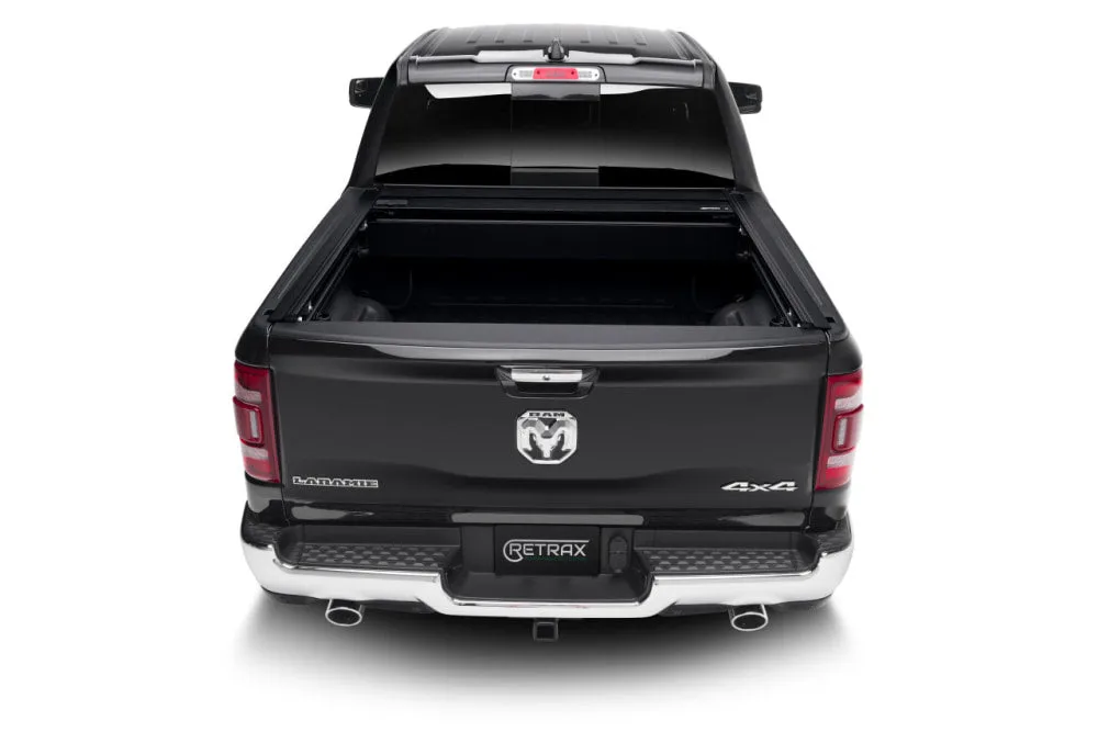 RetraxONE MX Manual Retractable Tonneau Cover | Chevrolet / Ford / Isuzu / Mazda / Nissan / Ram / Toyota / Volkswagen